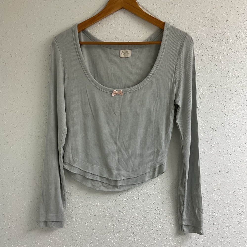 Urban Nation Long Sleeve Crop Top Sz XL Grey/light Blue